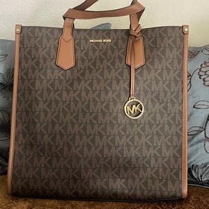 New Michael Kors Dark Brown Monogram Tote